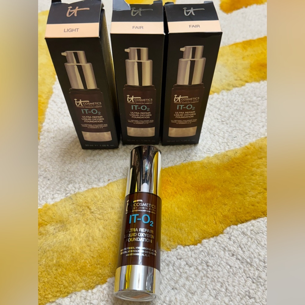 IT Cosmetics IT-O2 Liquid Foundation with Pump